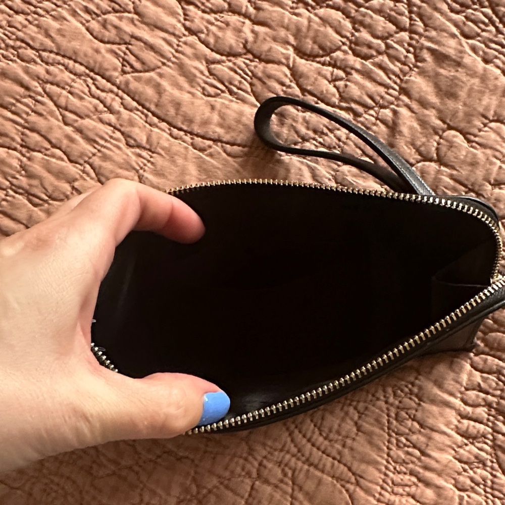 kate spade black wristlet clutch with gold logo - Picture 4 of 5